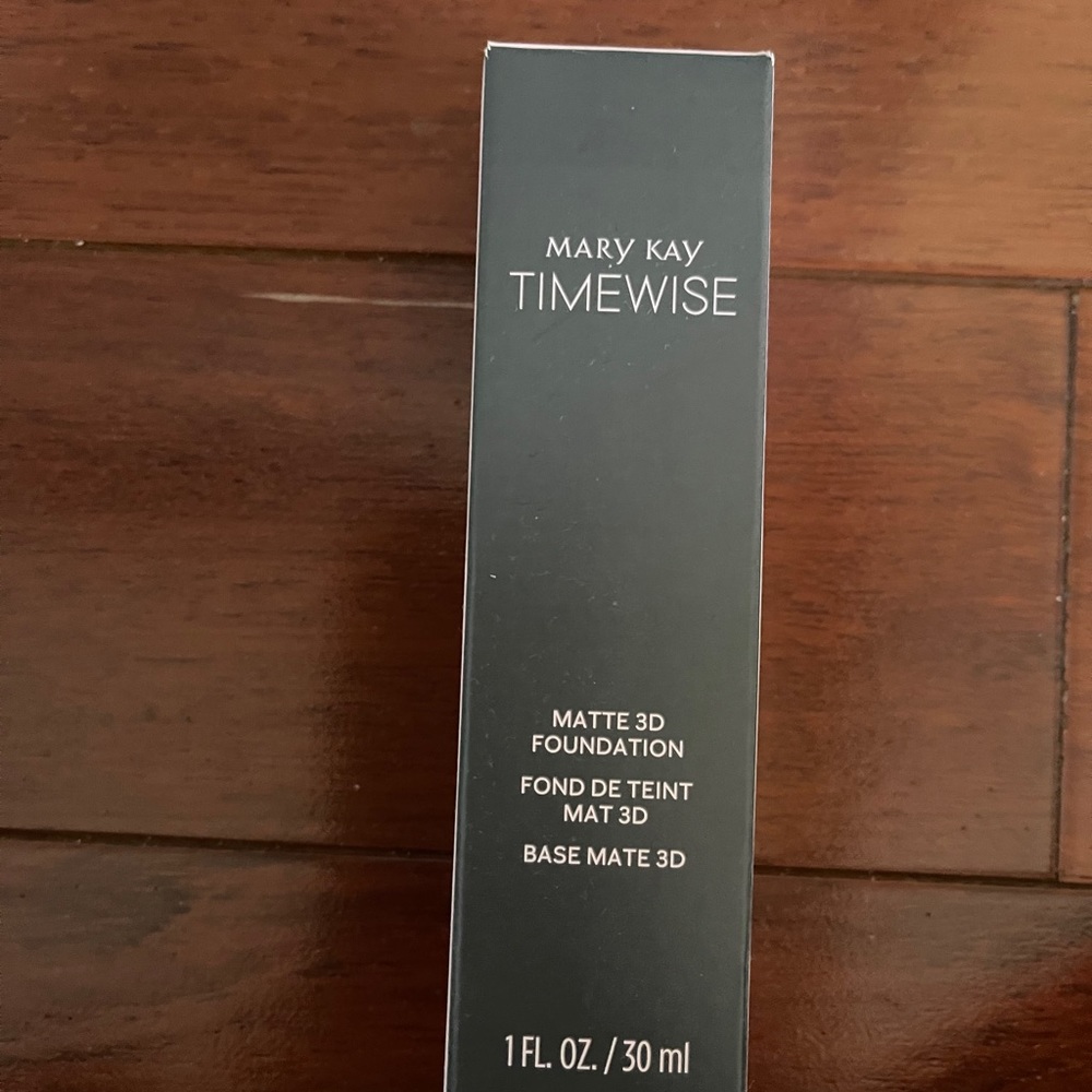 Mary Kay Beige W 100 foundation